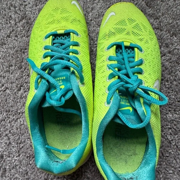 Nike Free RN shoes - Picture 1 of 3